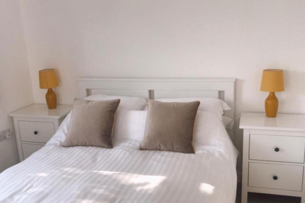 Dingley Dell - Superb Location For Truro In Private Accommodation Perranwell Екстериор снимка