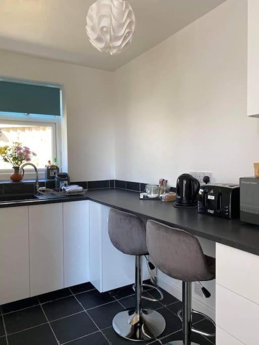 Dingley Dell - Superb Location For Truro In Private Accommodation Perranwell Екстериор снимка