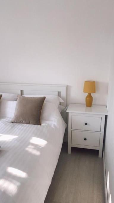 Dingley Dell - Superb Location For Truro In Private Accommodation Perranwell Екстериор снимка